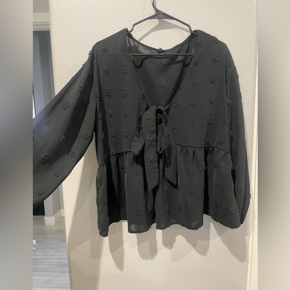 Tie front Blouse - Picture 4 of 4